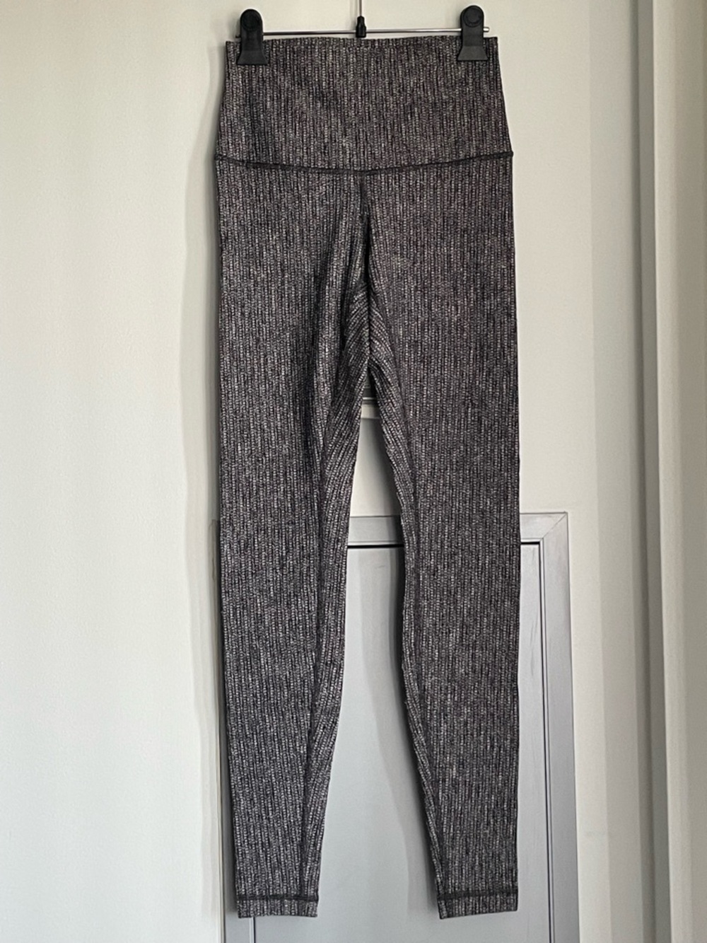 LULULEMON Heathered Black & White Ribbed High-Waist Leggings